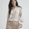 Women r.w. & co. Blouses & Shirts | Twist Twill Buttondown Long Sleeve Blouse Snow White Multi